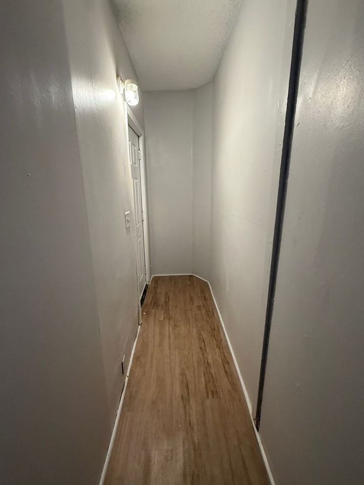 658 Cooper St - Photo 2 of 13