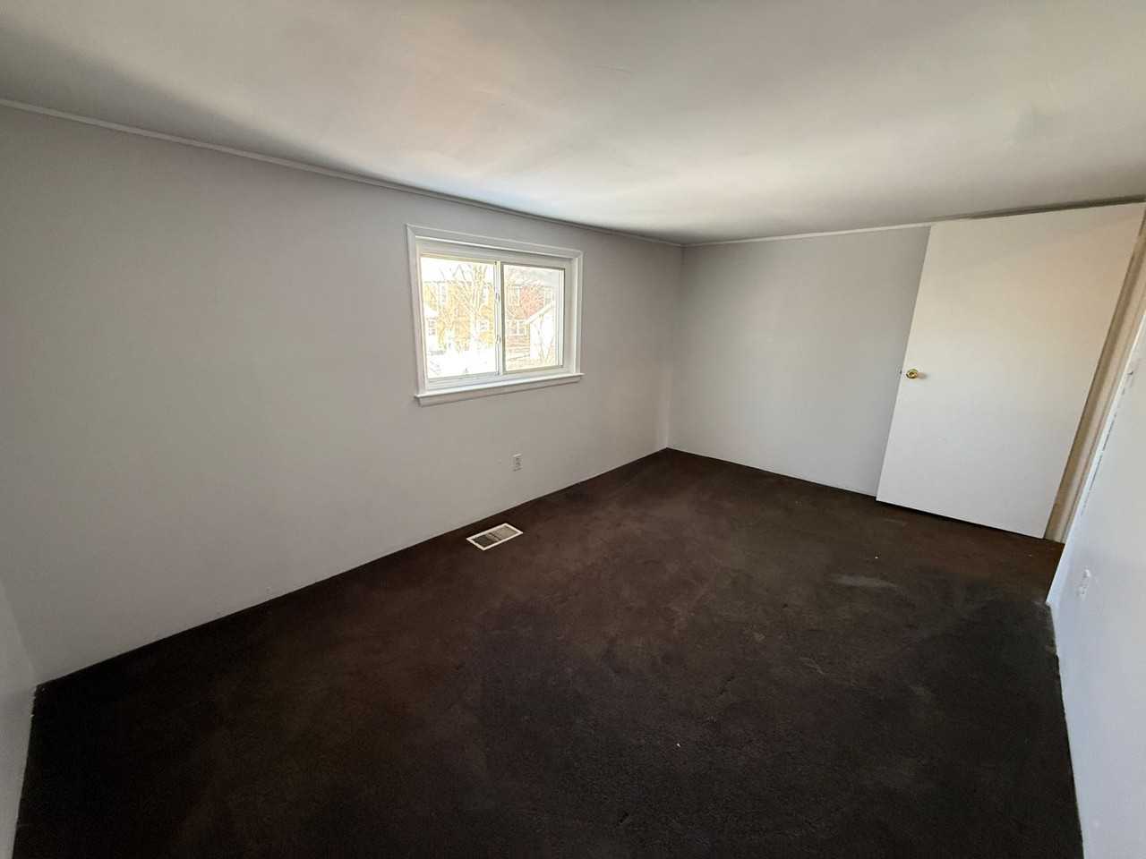 658 Cooper St - Photo 6 of 13