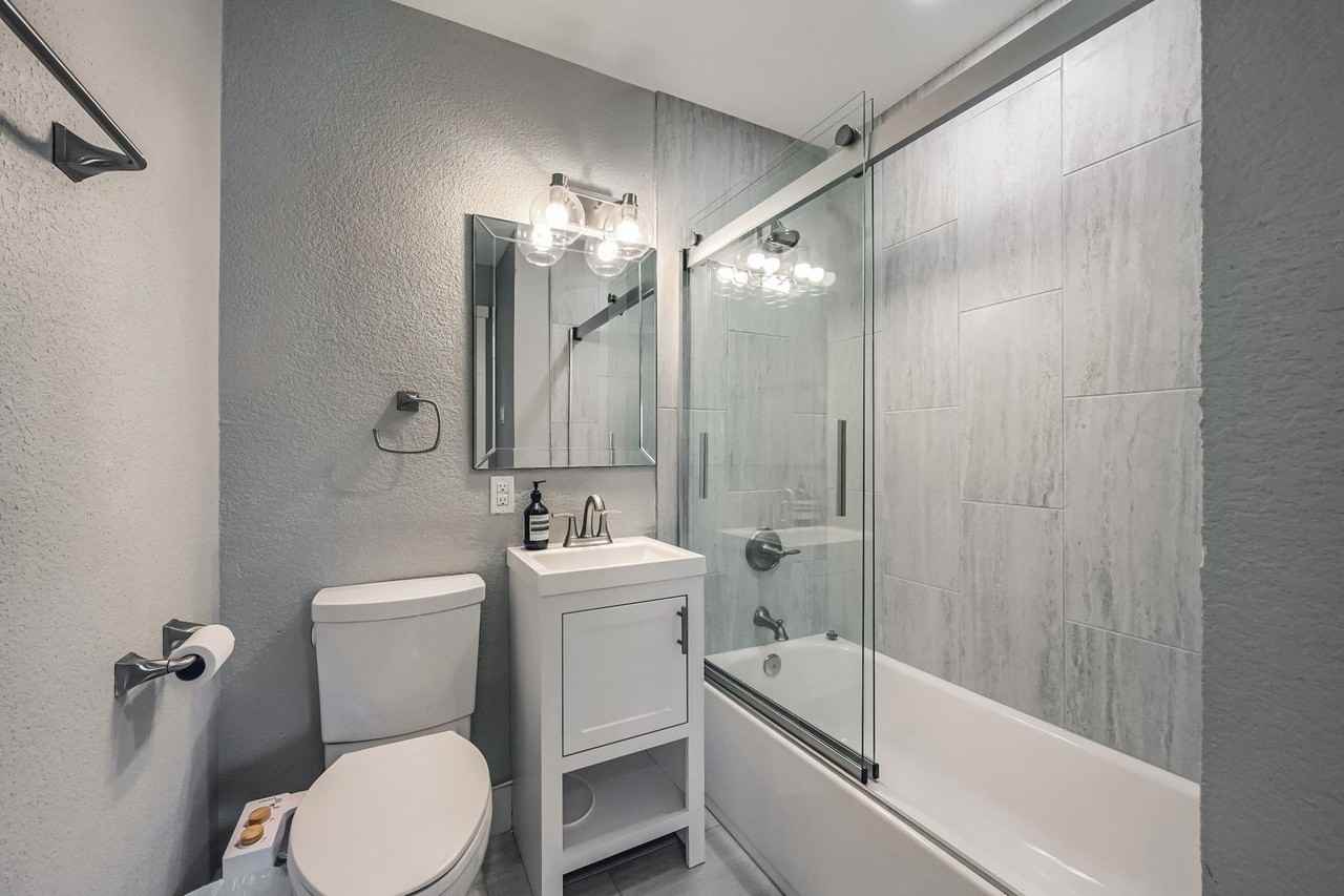 6358 Brooks Dr - Photo 3 of 23