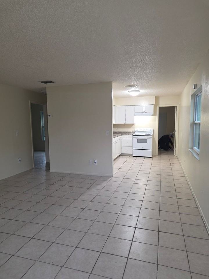 343 61st Ave E - Photo 2 of 10