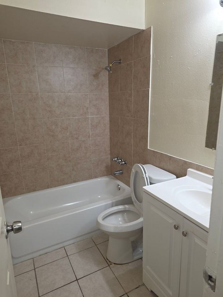 343 61st Ave E - Photo 5 of 10