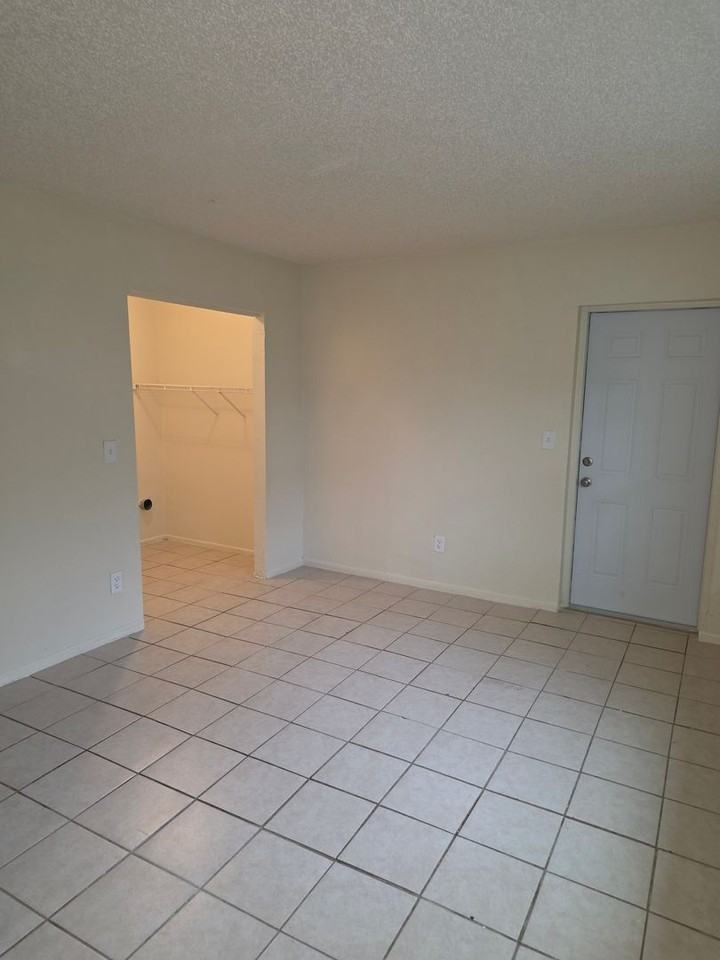 343 61st Ave E - Photo 7 of 10