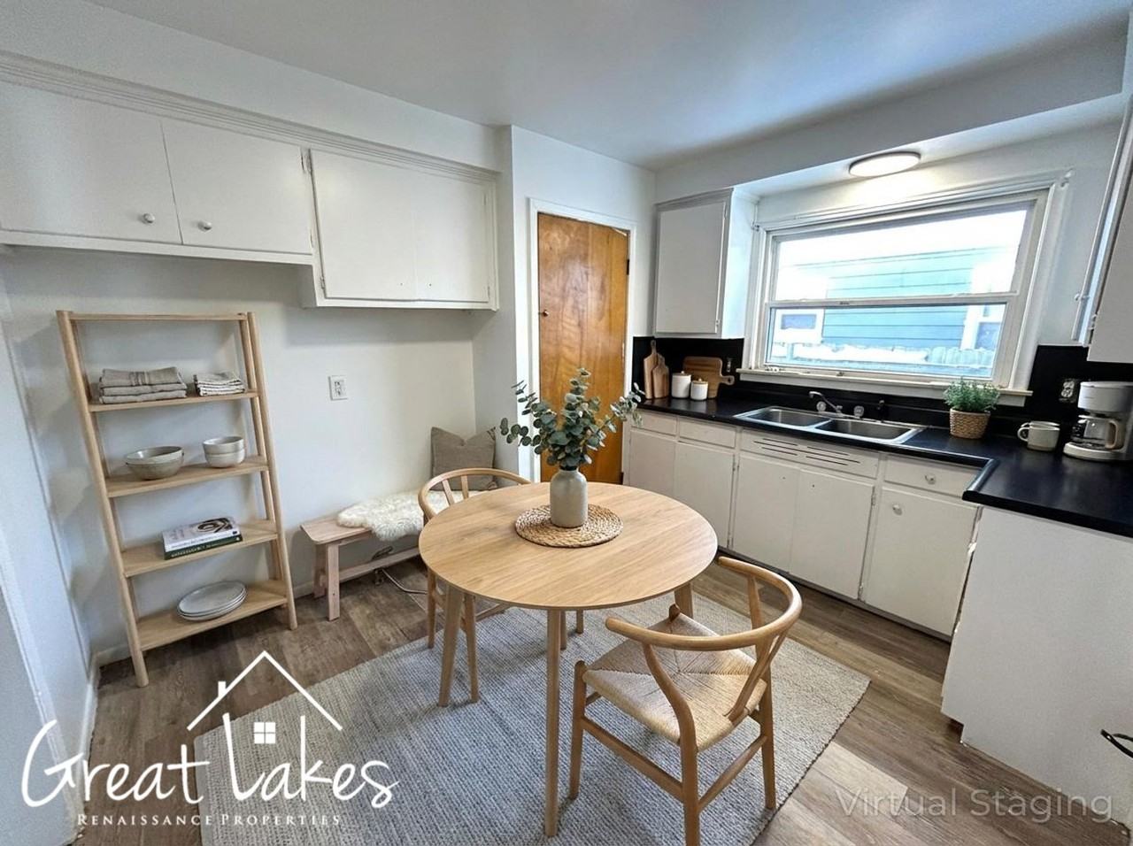 533 Cleophus Pkwy - Photo 3 of 12