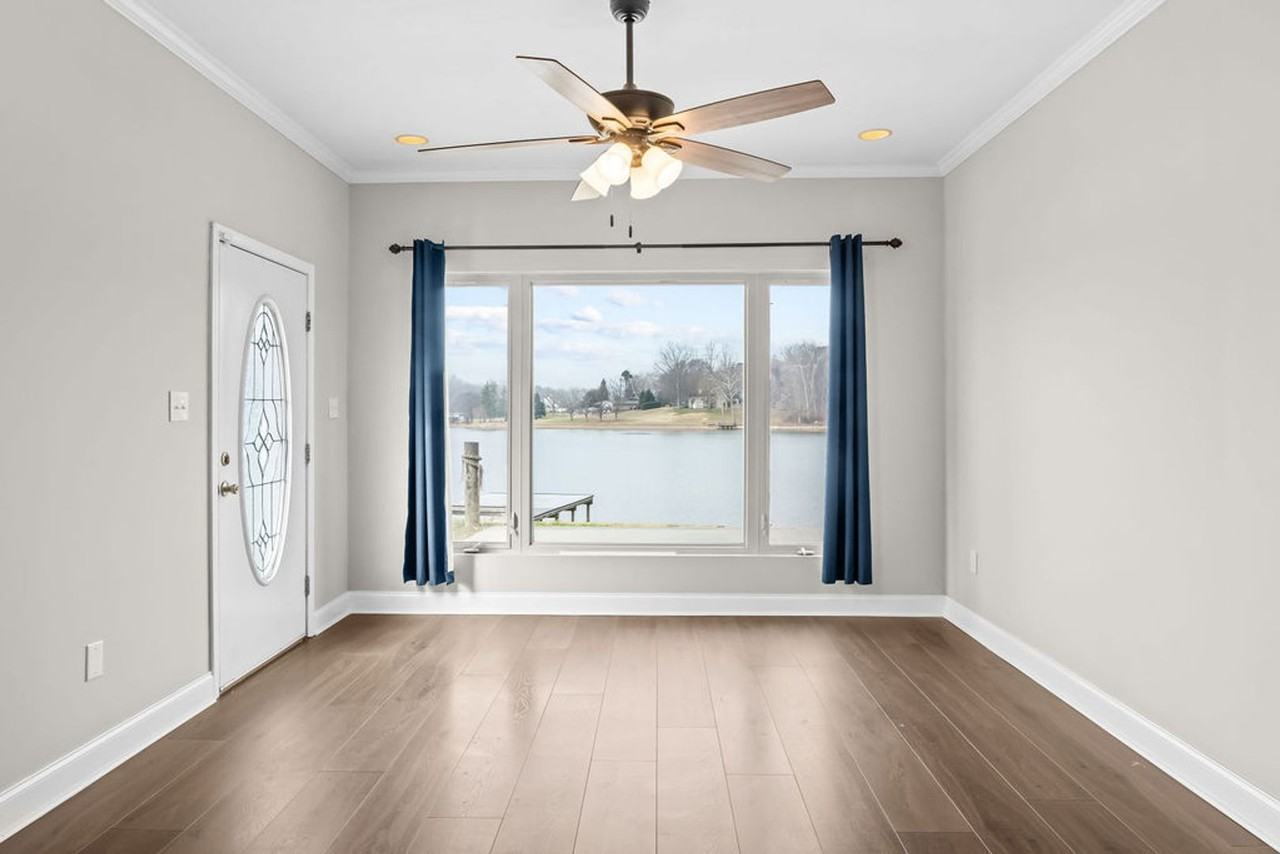 4839 Riversedge Rd - Photo 4 of 23