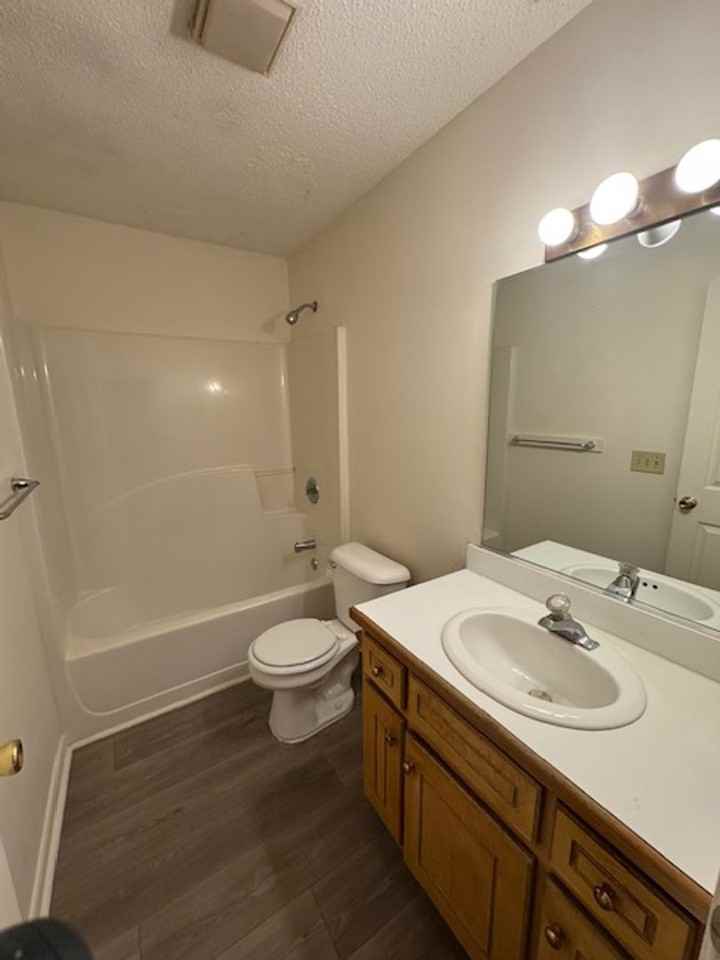 310 Park Ave - Photo 3 of 12