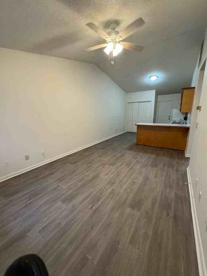 310 Park Ave - Photo 6 of 12