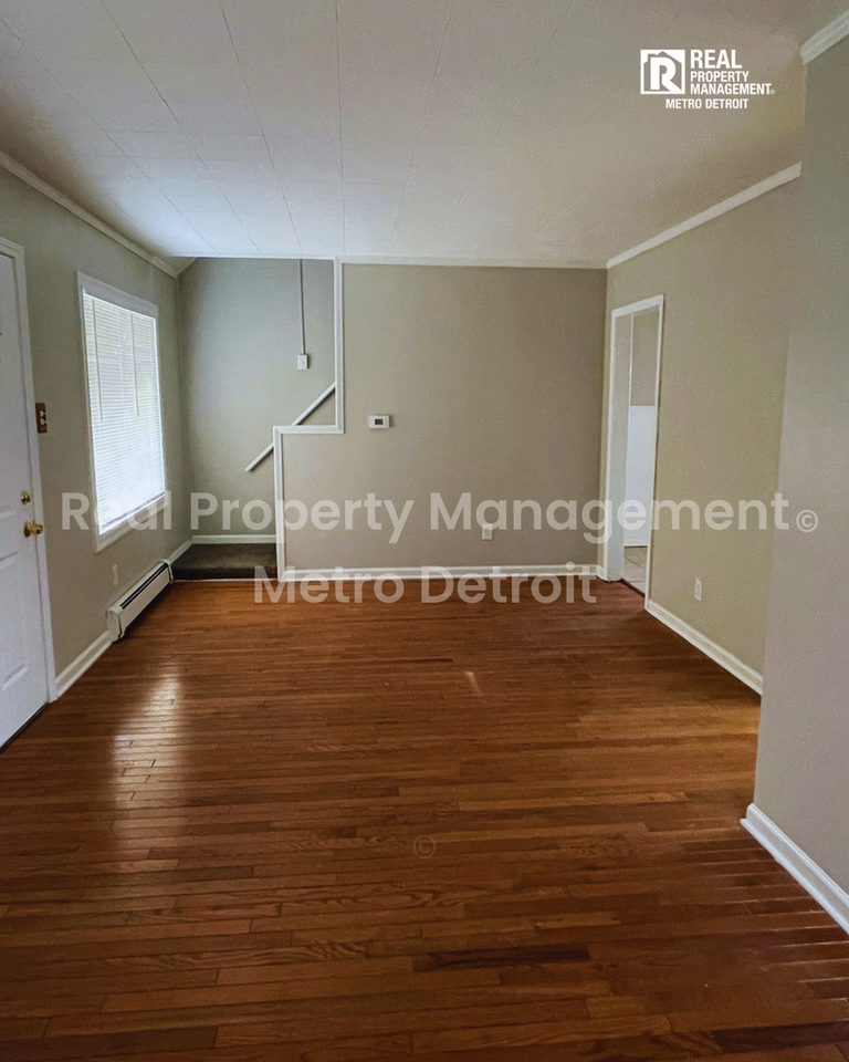 11067 Hupp Ave - Photo 5 of 16