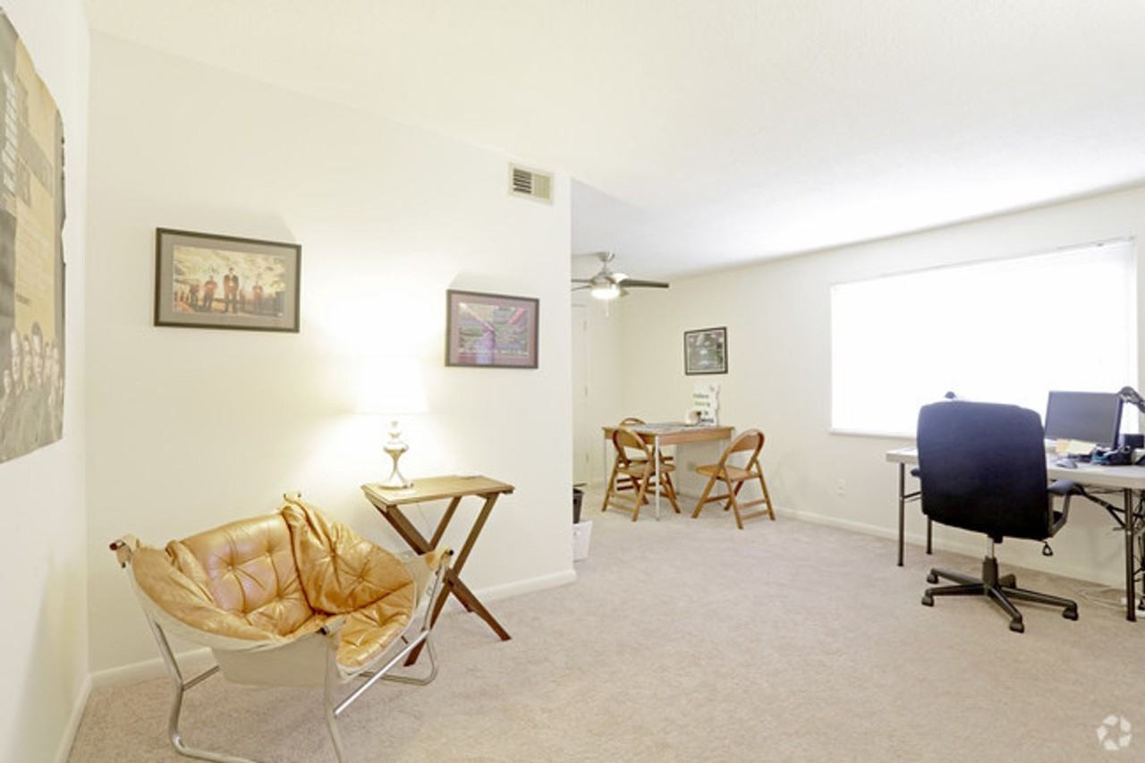 1402 McKinley Ave - Photo 3 of 12