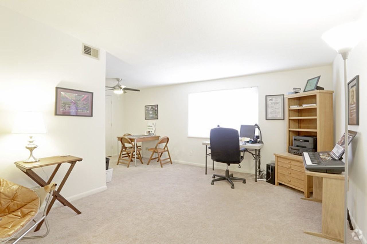 1402 McKinley Ave - Photo 5 of 12