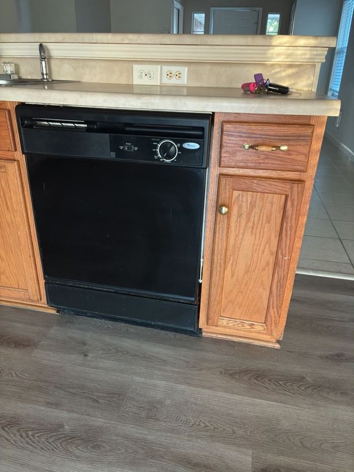 1105 Coronation Way - Photo 7 of 17