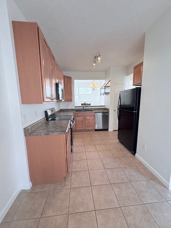 3789 Taft Ave - Photo 3 of 26