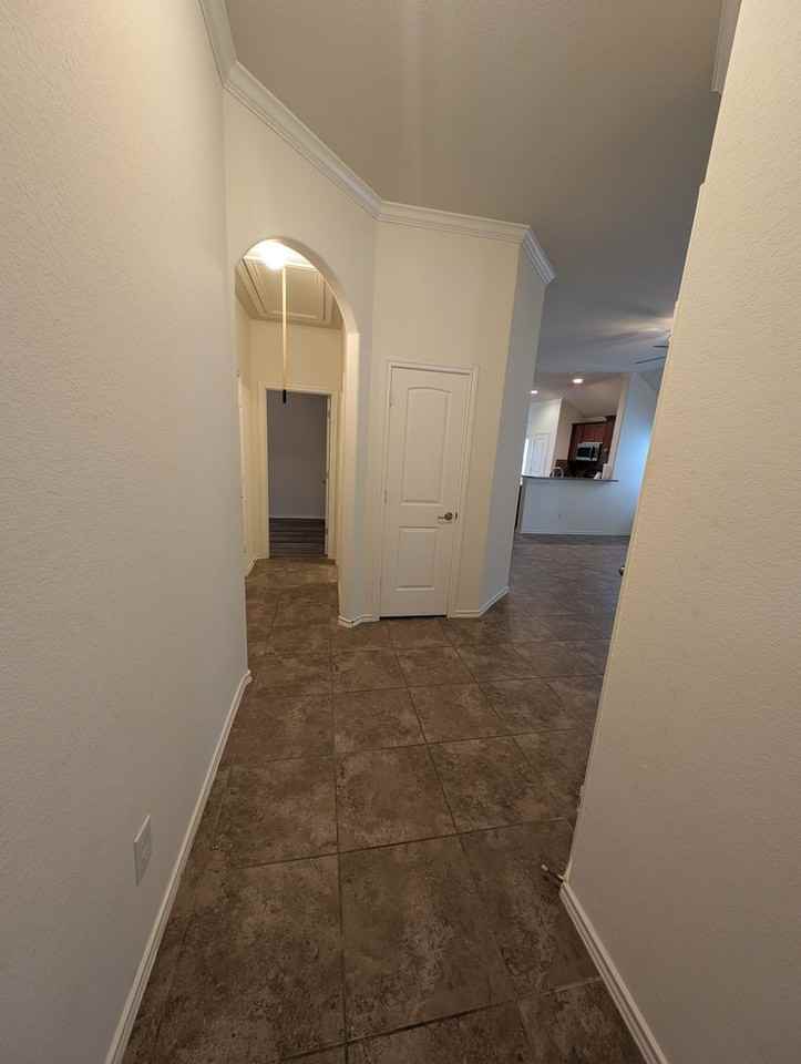 18918 Bluestone Hollow Ln - Photo 2 of 12