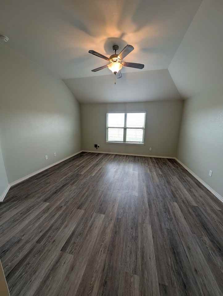 18918 Bluestone Hollow Ln - Photo 7 of 12