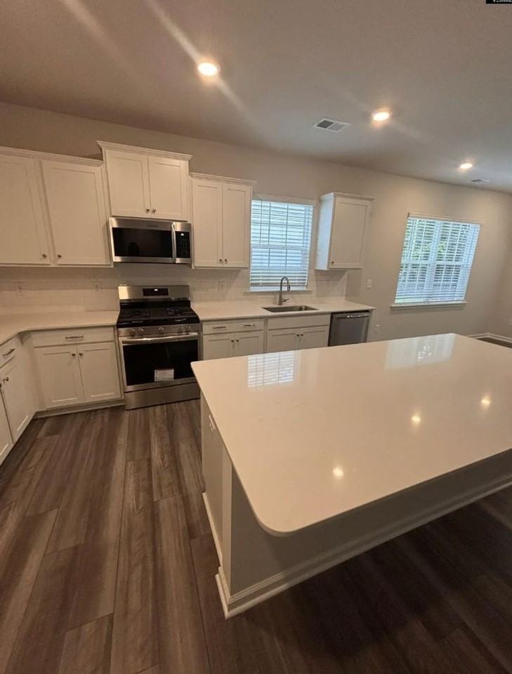 138 Parkwood Ct - Photo 4 of 17