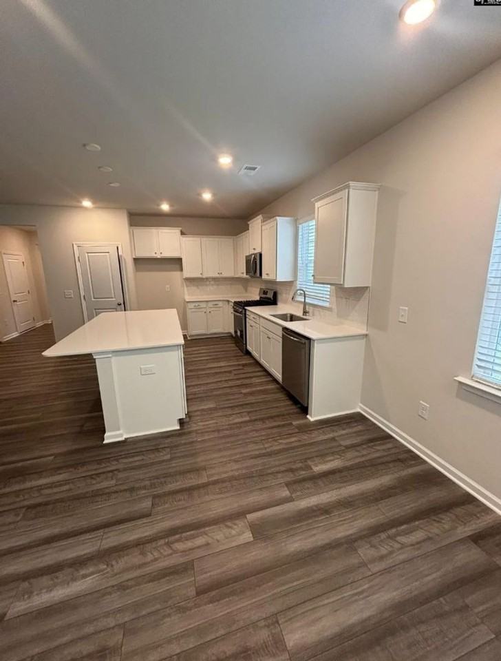 138 Parkwood Ct - Photo 6 of 17