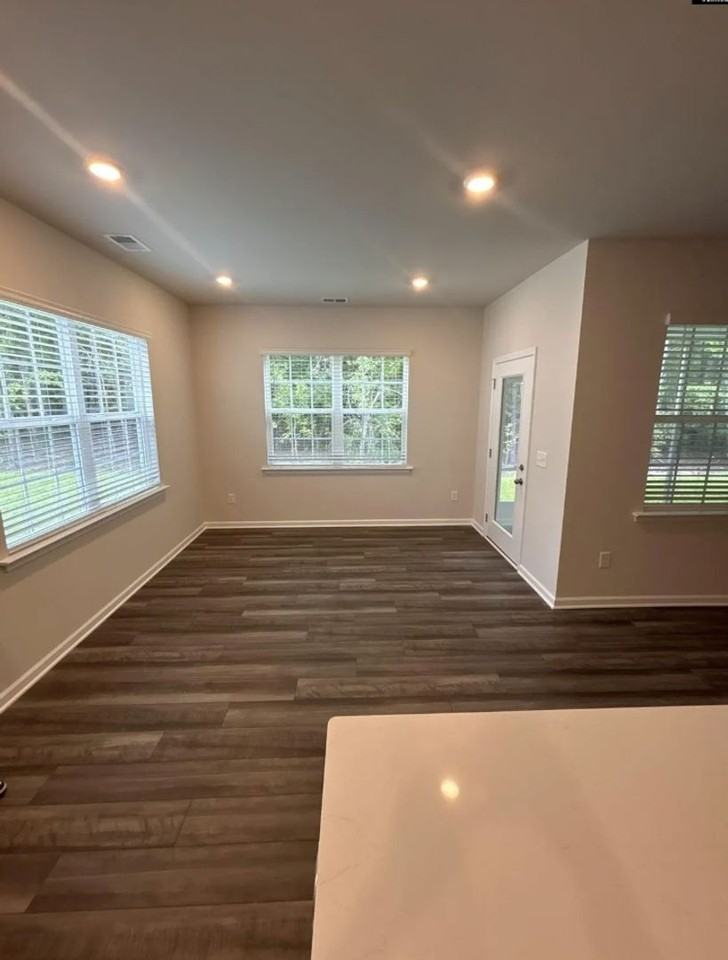 138 Parkwood Ct - Photo 7 of 17