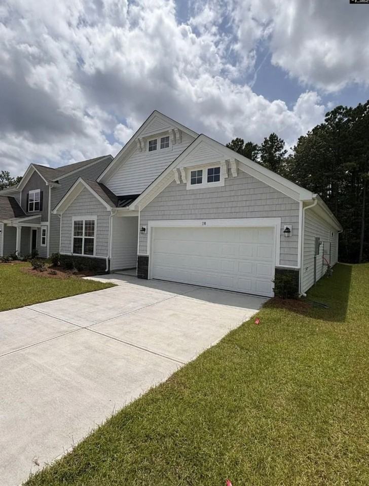 138 Parkwood Ct - Photo 3 of 23