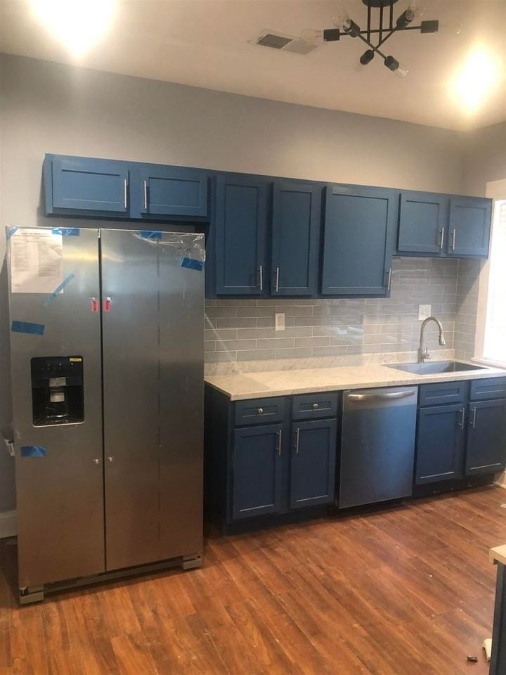 985 Galloway Ave - Photo 2 of 15