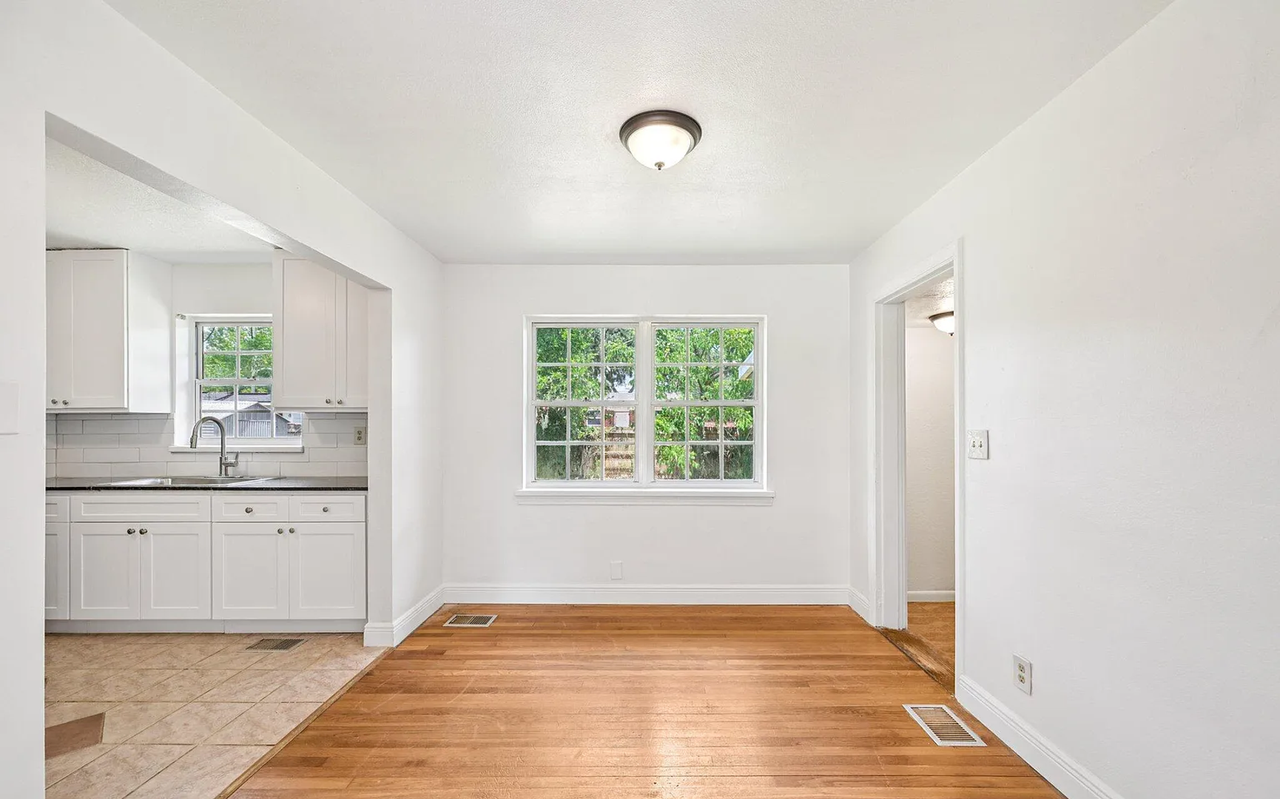 6013 Woodside Dr - Photo 4 of 14