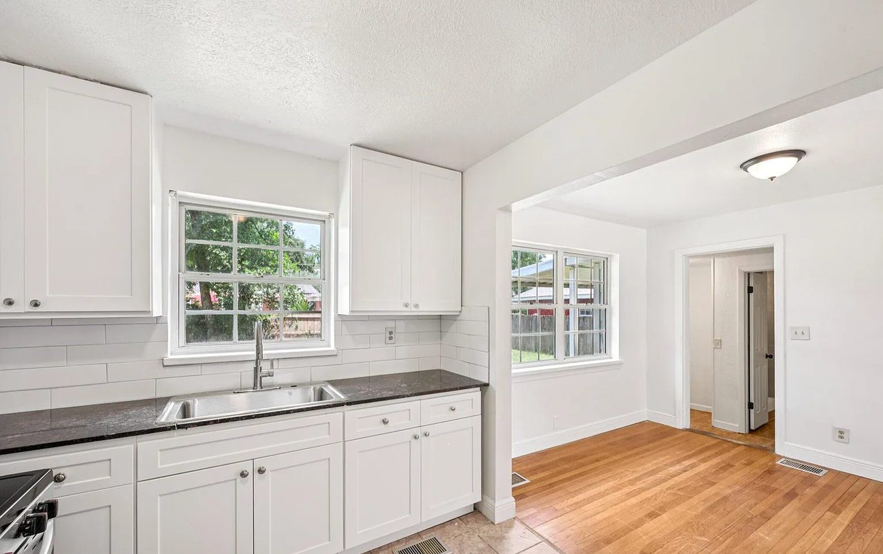 6013 Woodside Dr - Photo 7 of 14