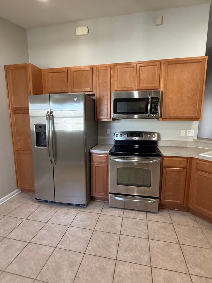 2215 Kings Palace Dr - Photo 4 of 20