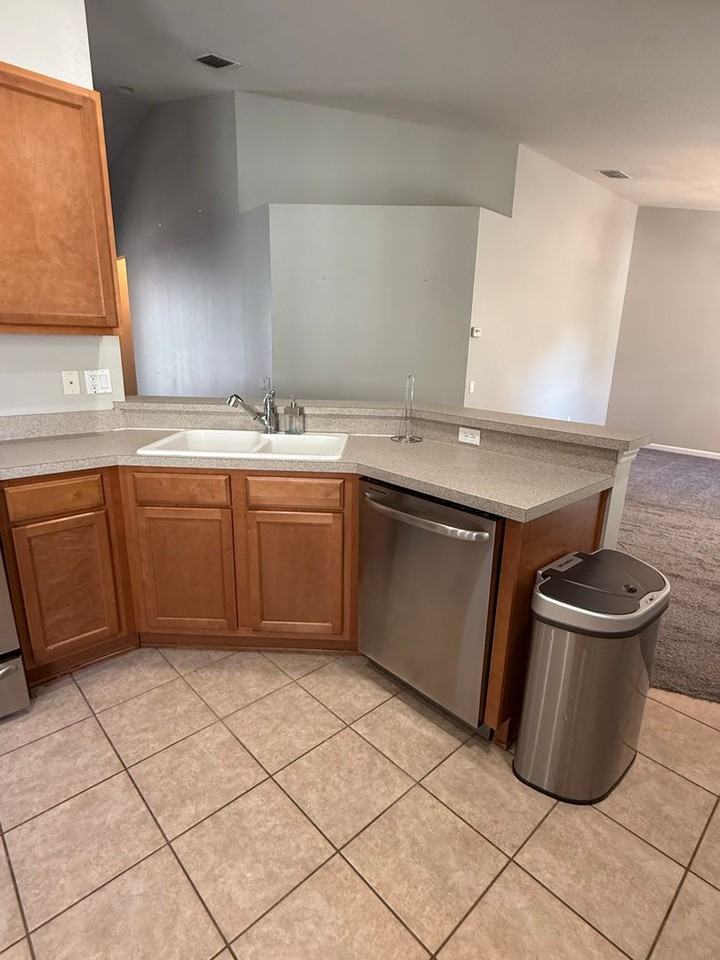 2215 Kings Palace Dr - Photo 5 of 20