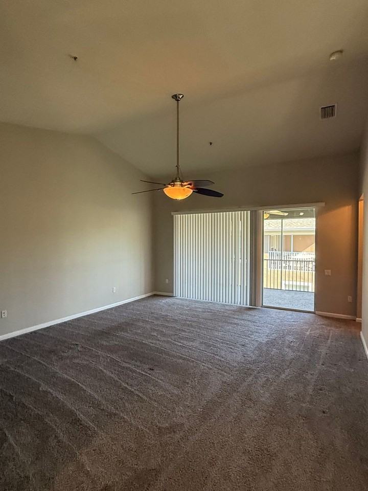 2215 Kings Palace Dr - Photo 7 of 20