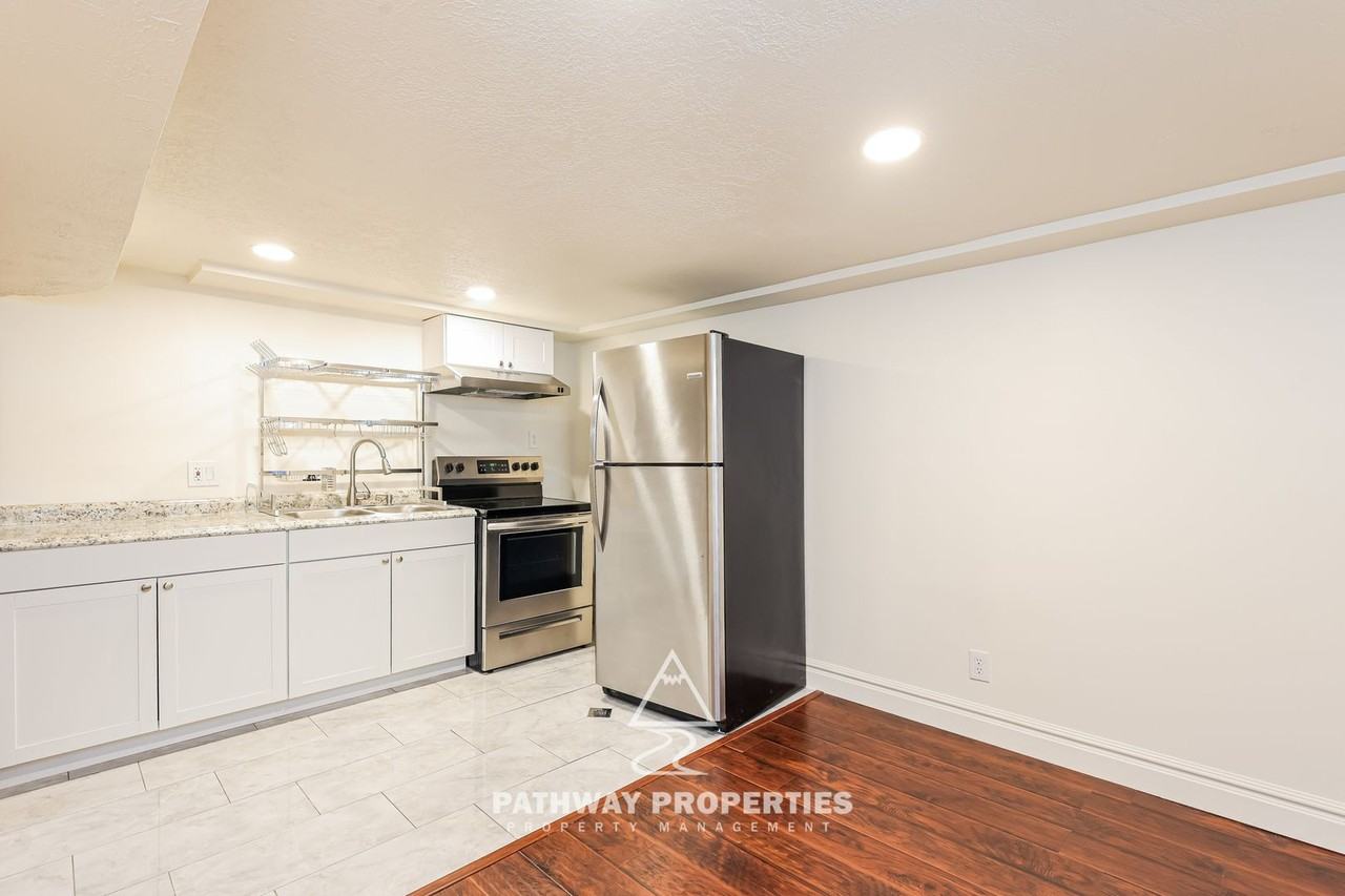 486 E Wendell Way - Photo 4 of 15