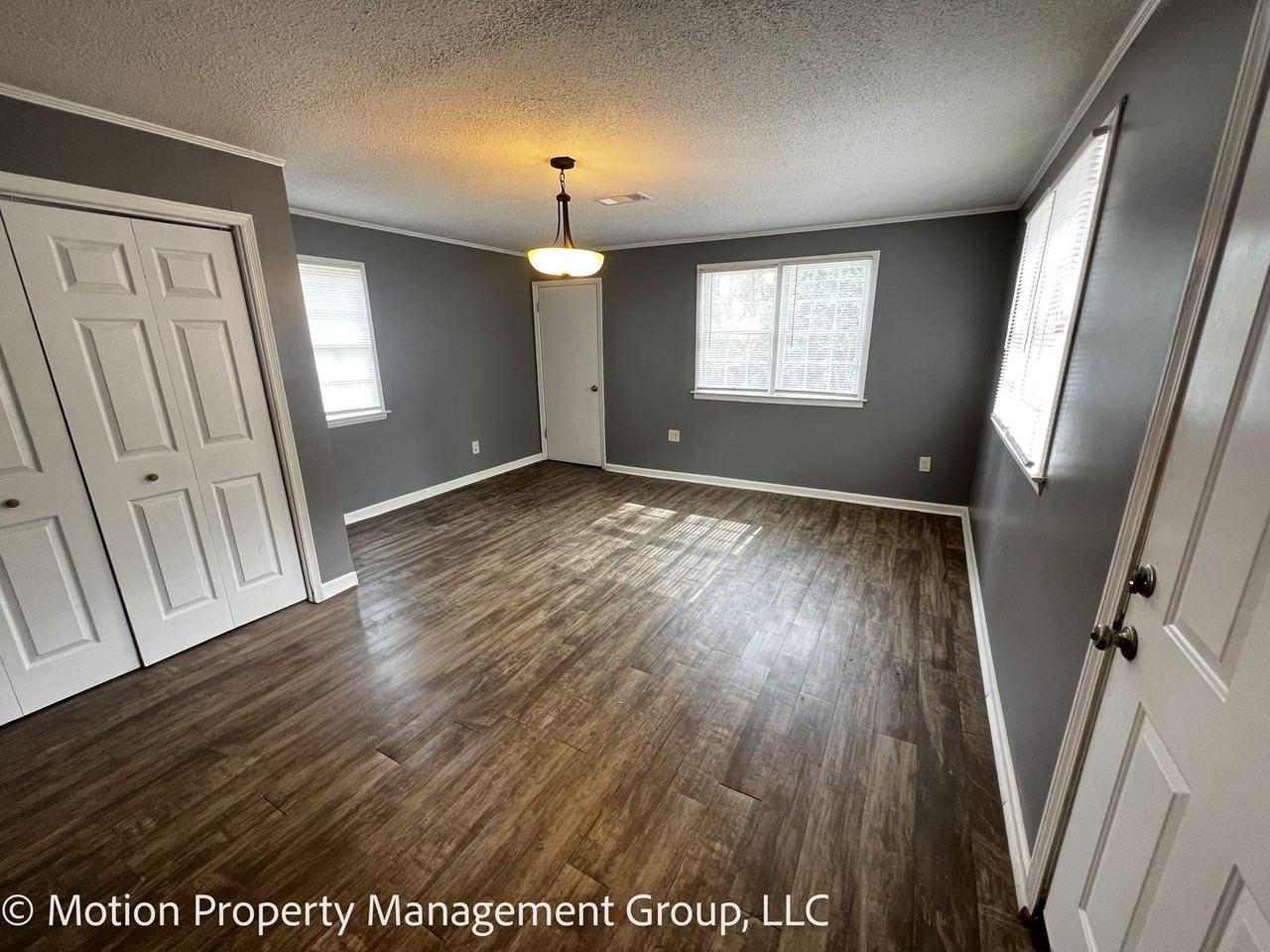 2728 Pierce Dr N - Photo 5 of 7