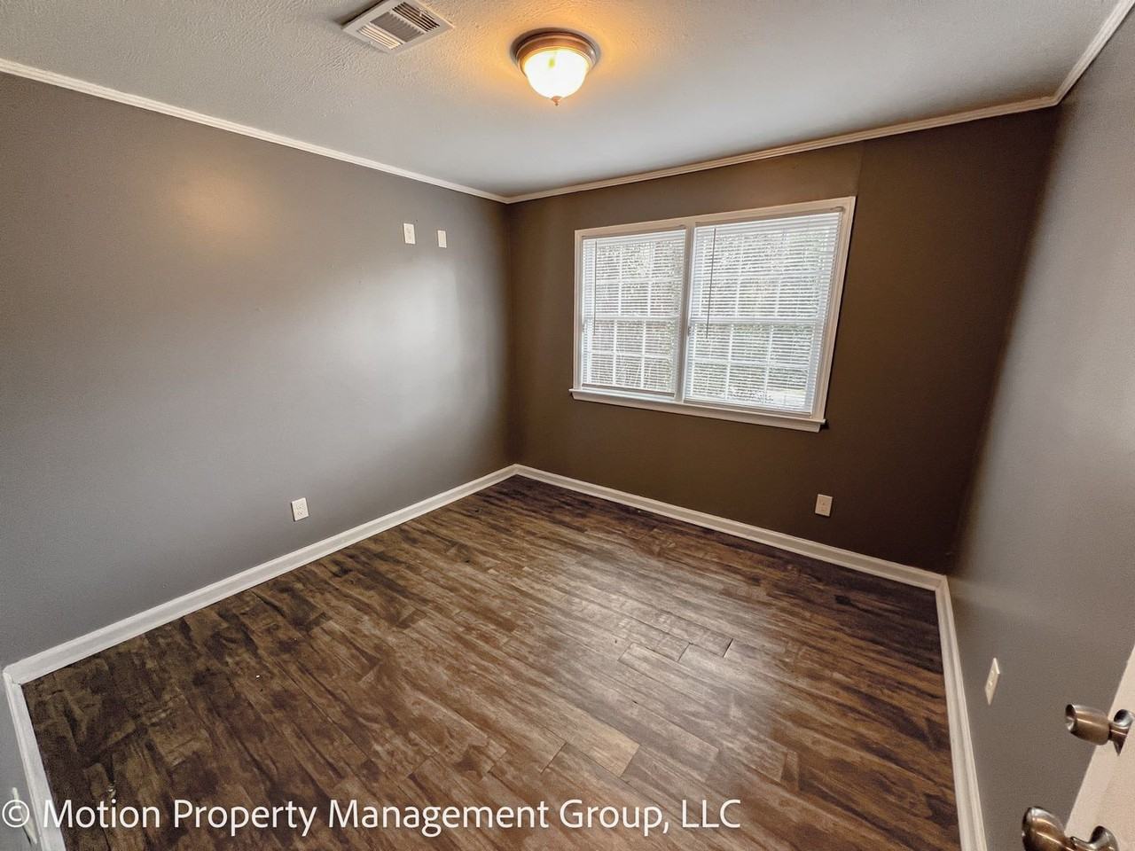 2728 Pierce Dr N - Photo 7 of 7