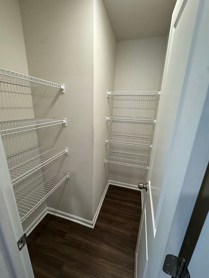 61 Parkwood Ct - Photo 5 of 16