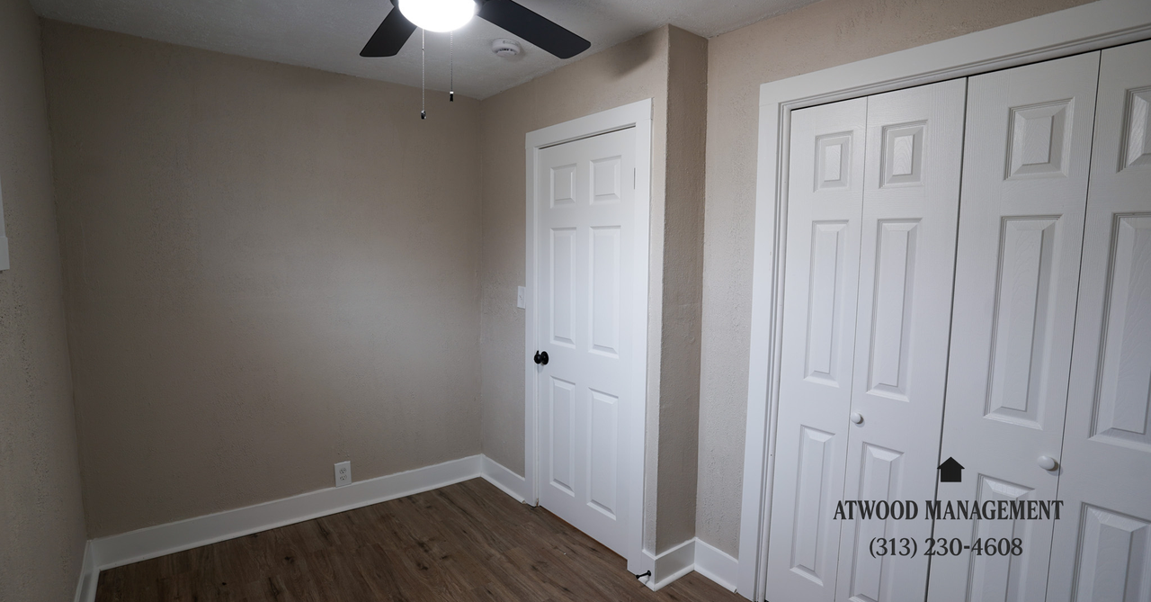 21455 Pickford St - Photo 6 of 8