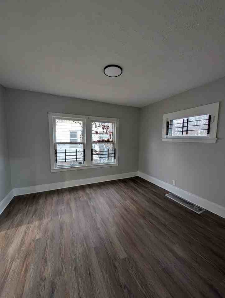 13316 Edgewood Ave - Photo 6 of 11