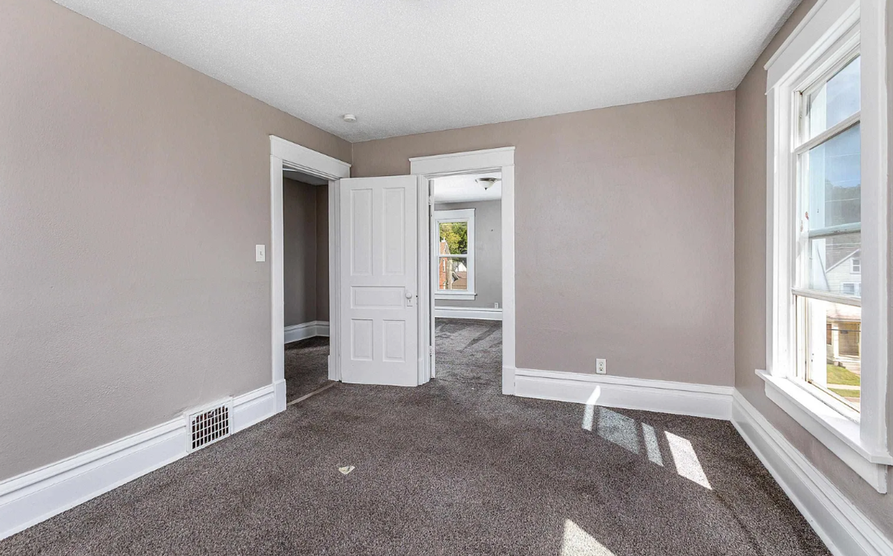 400 Kaufmann Ave - Photo 2 of 9