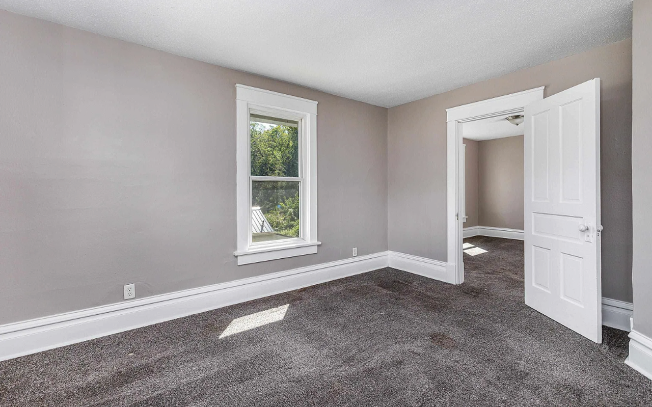 400 Kaufmann Ave - Photo 3 of 9