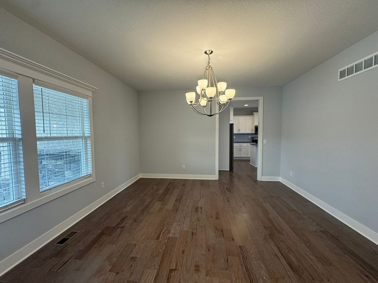 8111 N Sycamore Ave - Photo 5 of 48