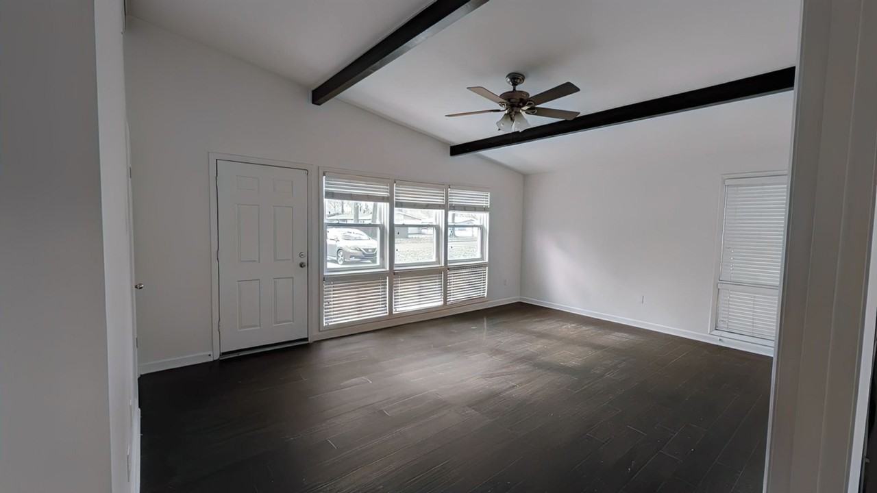 5180 Warfield Dr - Photo 2 of 12