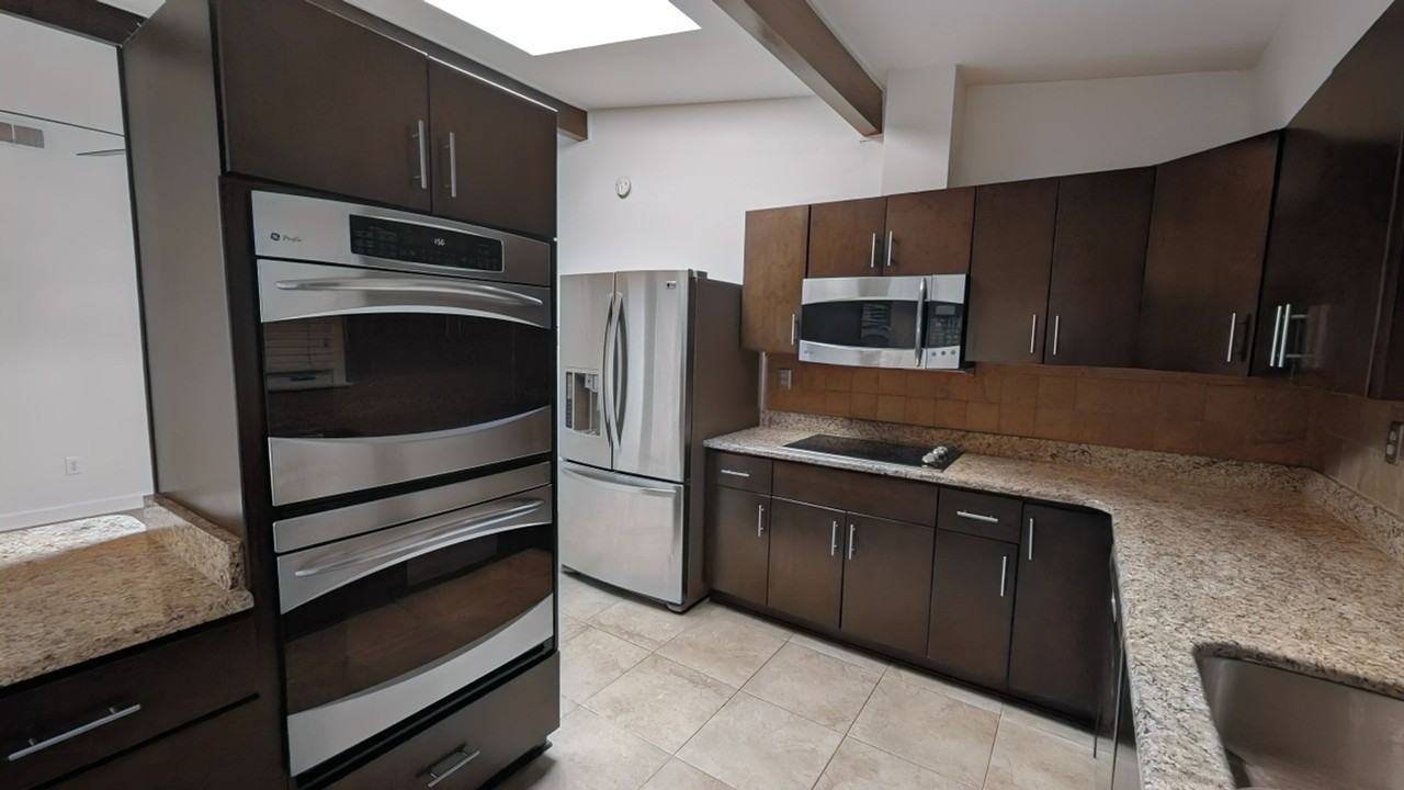 5180 Warfield Dr - Photo 4 of 12