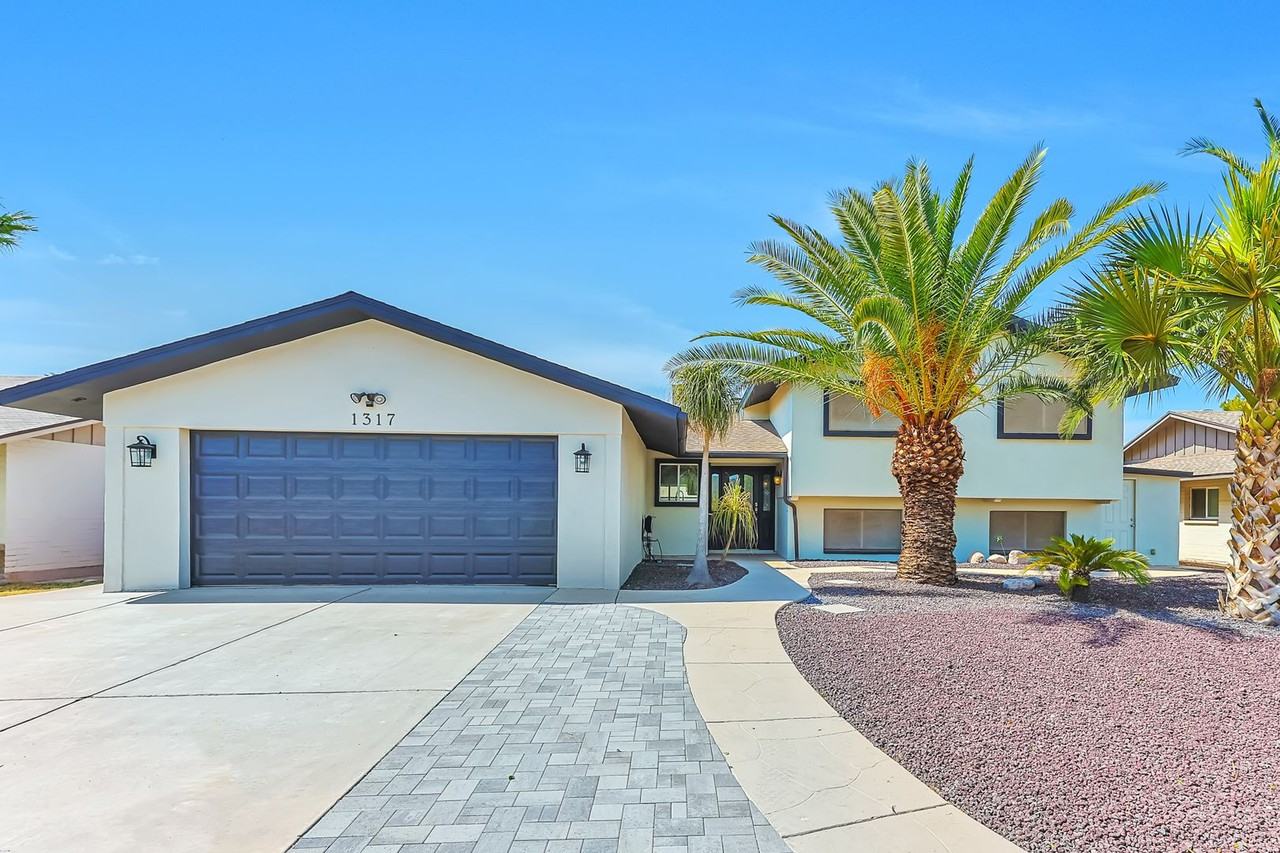 1317 E Fremont Dr - Photo 4 of 25