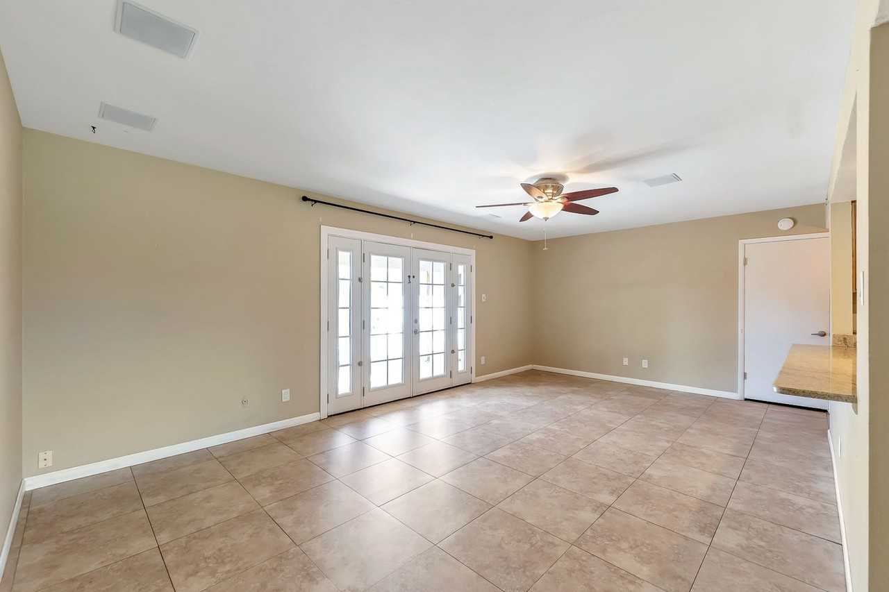 505 E Carson Dr - Photo 7 of 30