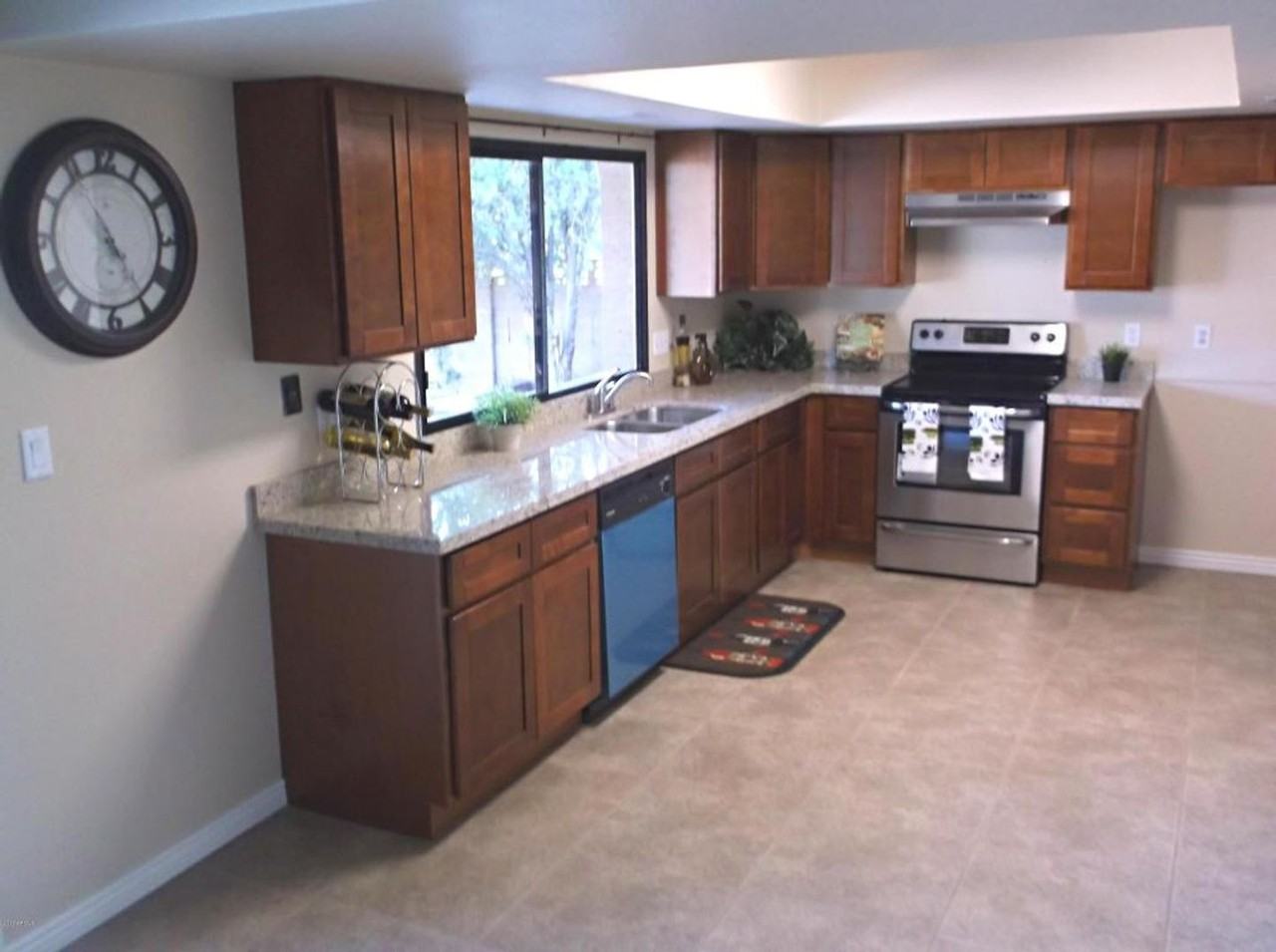 1855 E Loma Vista Dr - Photo 4 of 8