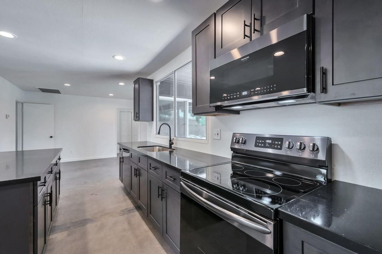 948 E Manhatton Dr - Photo 4 of 25