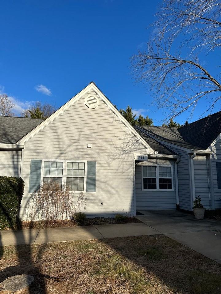 1422 Lilac Ct - Photo 2 of 13