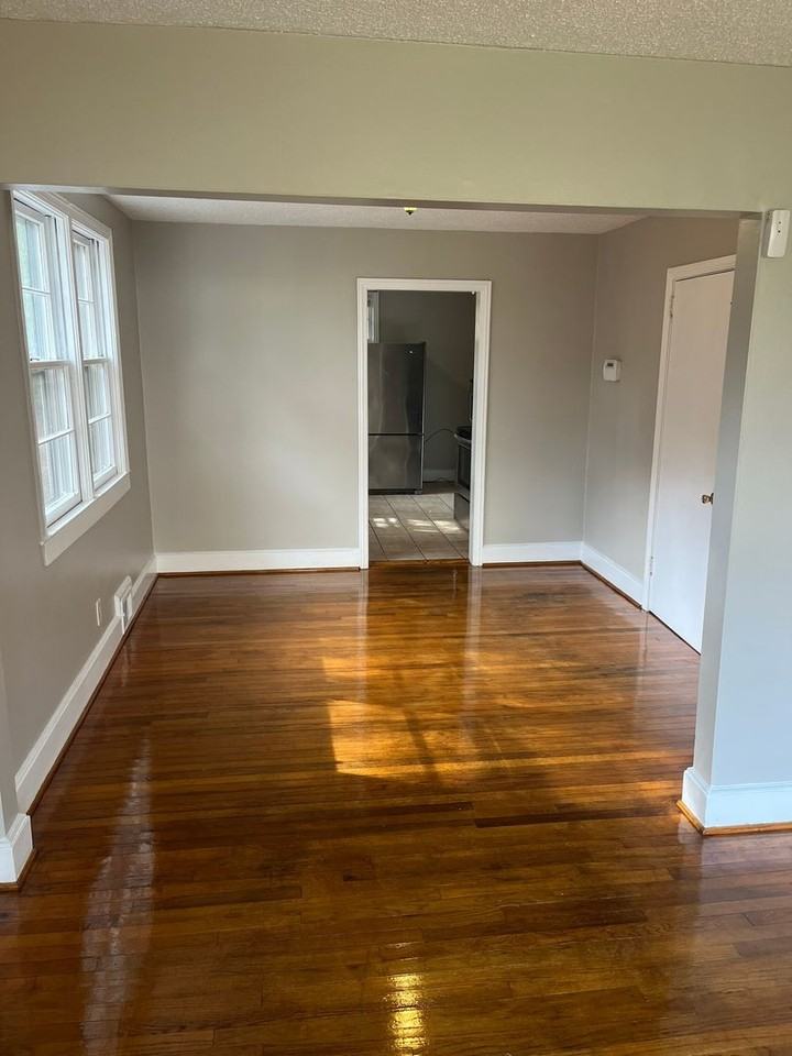 1429 Colin Kelly Dr - Photo 3 of 9