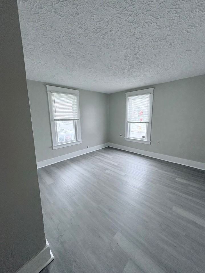 1741 W Market St - Photo 2 of 9