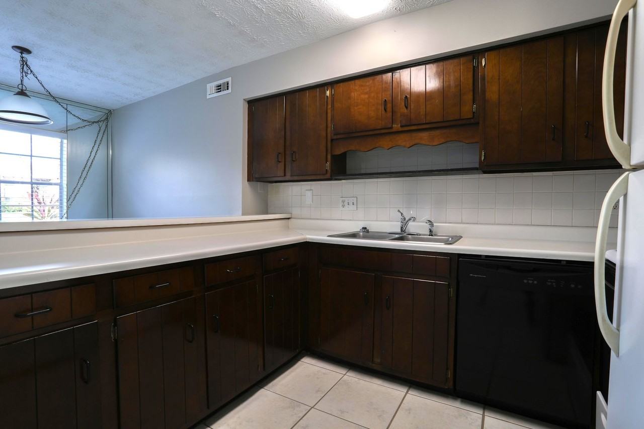 5325 Hansel Ave #E17 - Photo 6 of 17