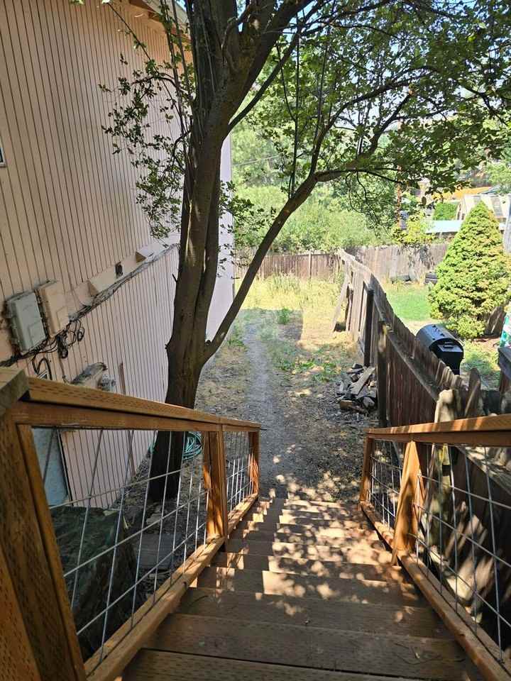 115 Lincoln St - Photo 2 of 11