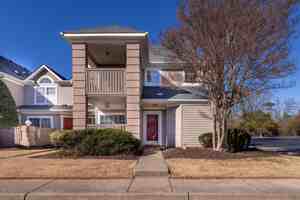 featured image of 101 Queens Cres