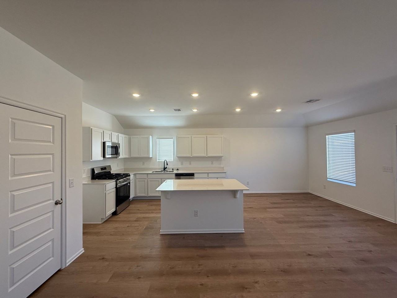 1177 Sunflower Ln - Photo 6 of 24