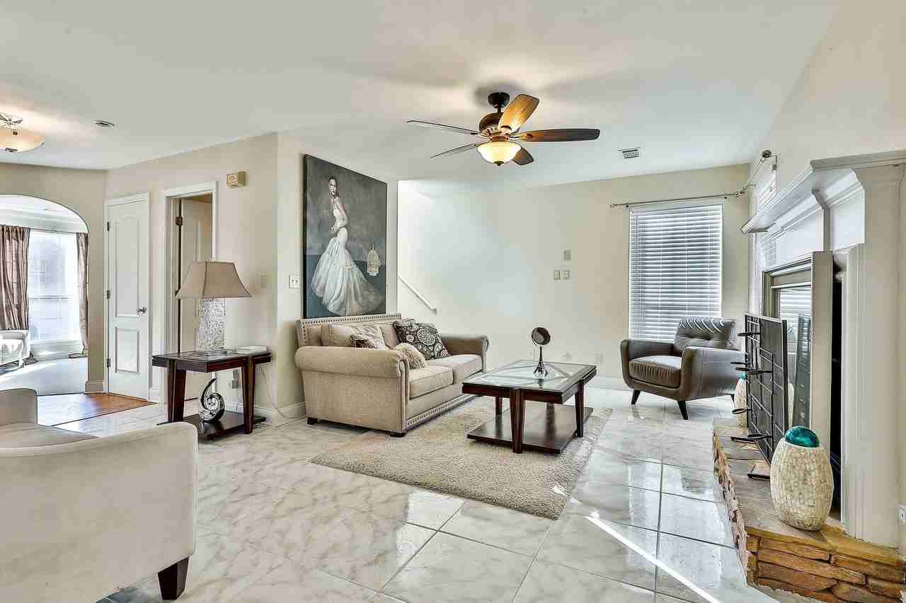 11949 Fairway Overlook - Photo 7 of 21